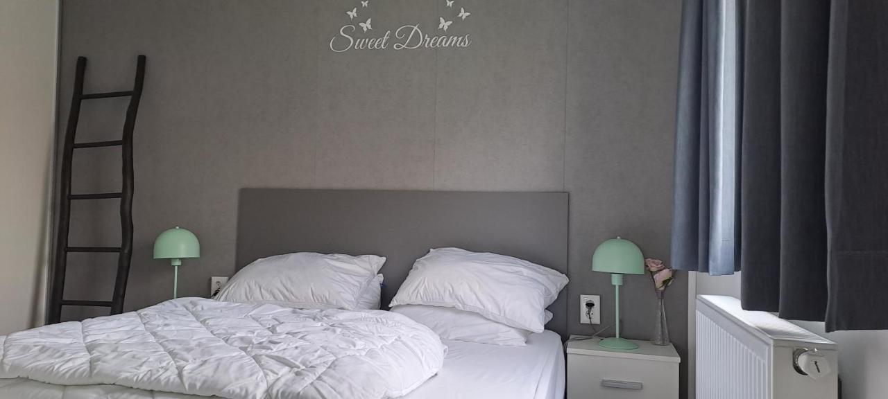 Chalets Op Minicamping Dorpszicht Gapinge 外观 照片